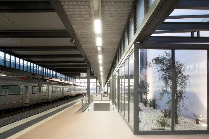 这些充满光影艺术的车站，让人流连忘返！