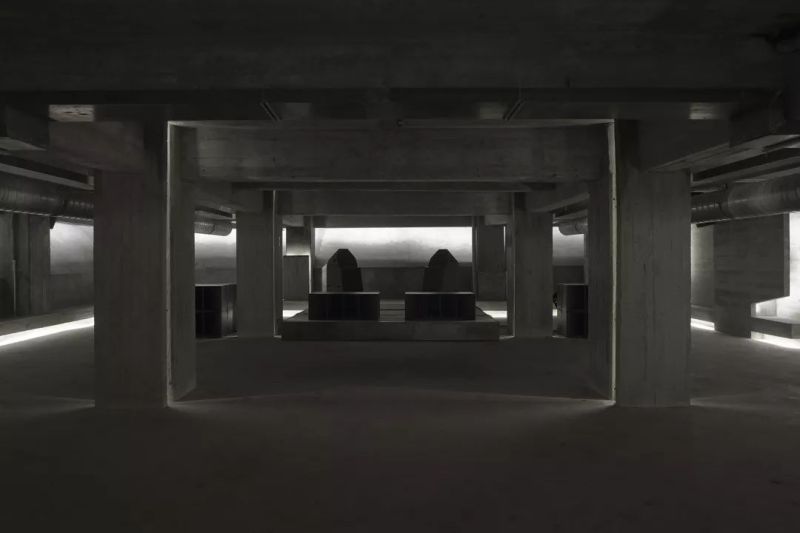 混凝土和夜店的混搭 - Foro Normandie地下夜店，墨西哥 / Ludwig Godefroy Office