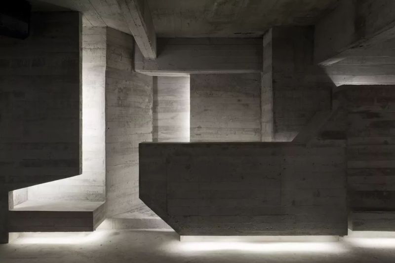 混凝土和夜店的混搭 - Foro Normandie地下夜店，墨西哥 / Ludwig Godefroy Office