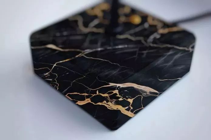 超吸睛！摇摇晃晃的下悬浮灯泡！