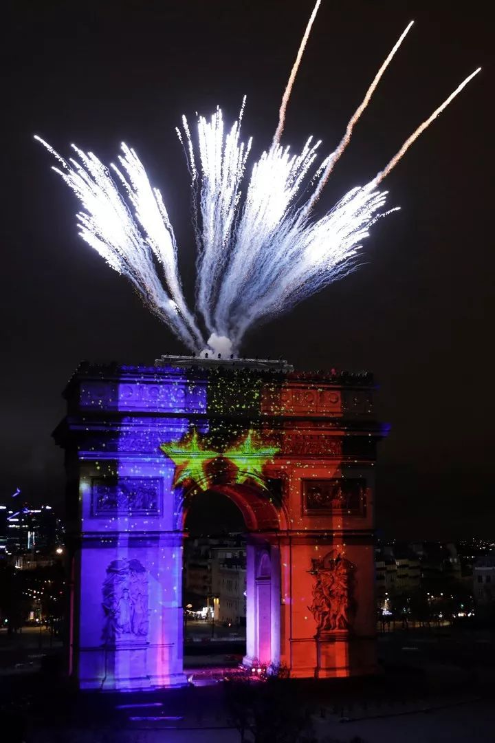 全球各地跨年灯光烟火秀大盘点！