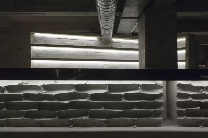 混凝土和夜店的混搭 - Foro Normandie地下夜店，墨西哥 / Ludwig Godefroy Office