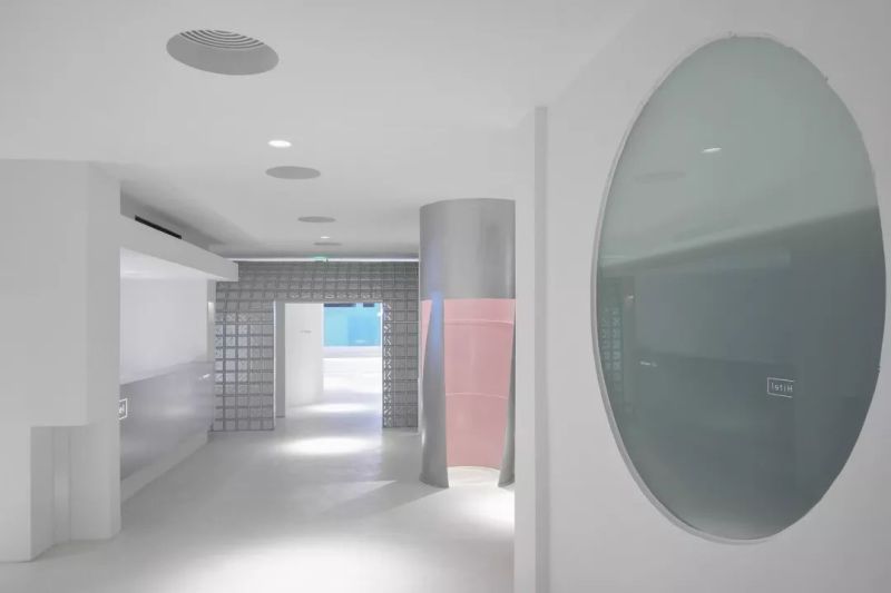 八九十年代科幻片里的不真实置景感 - Hitel酒店，厦门 / 退化建筑