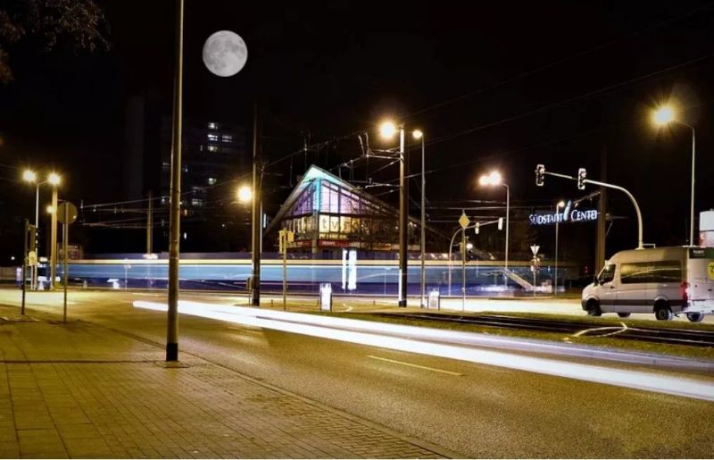 看不清楚前方路况的道路照明不是好的照明