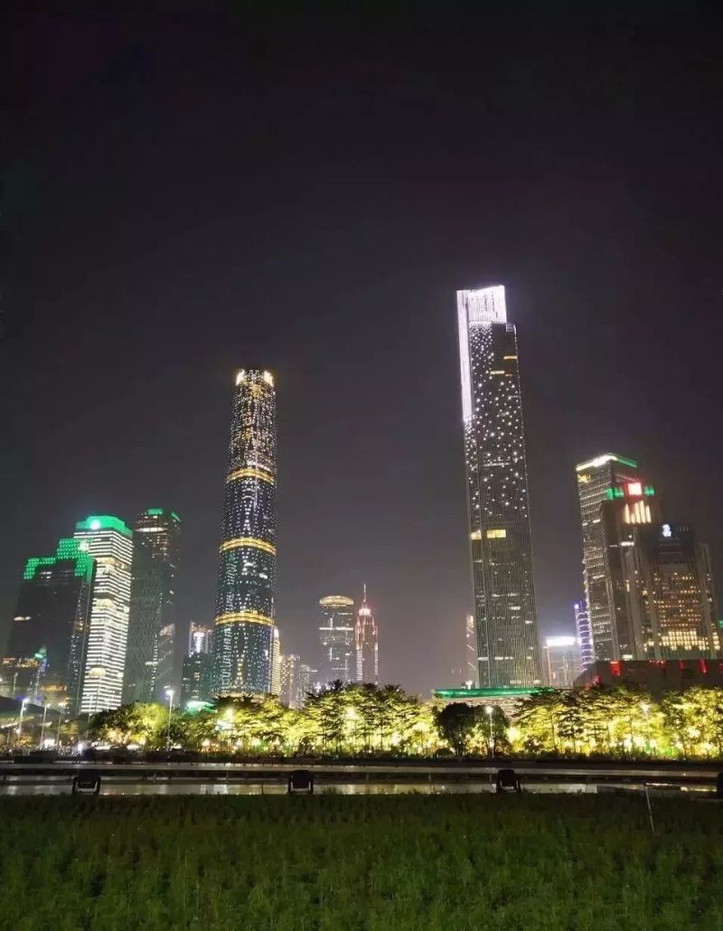 用照明的角度带你周游世界各地的摩天大楼