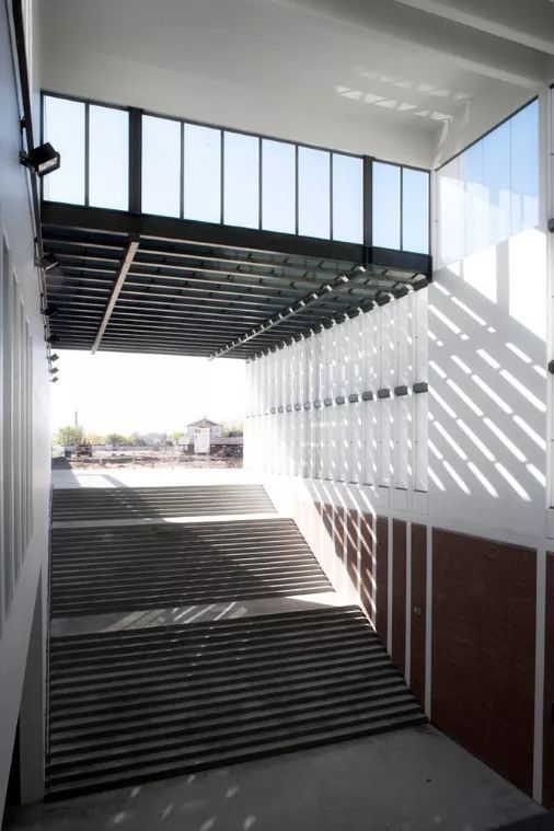 这些充满光影艺术的车站，让人流连忘返！