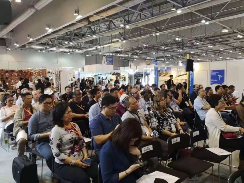 中国之光带你探馆——2018香港国际户外及科技照明博览