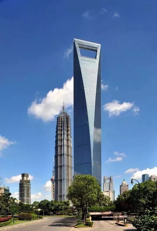 用照明的角度带你周游世界各地的摩天大楼