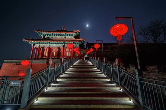 单霁翔首度公开回应故宫“上元”灯会争议：我们的月亮比巴黎的圆