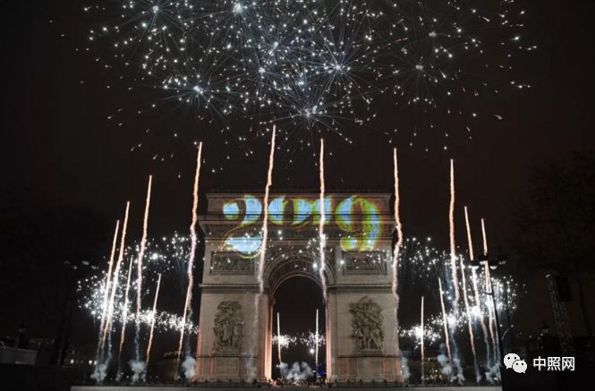 全球各地跨年灯光烟火秀大盘点！