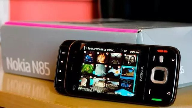 维信诺、京东方、和辉等企业的柔性OLED面板都用在了哪些手机上？