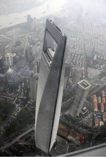 用照明的角度带你周游世界各地的摩天大楼