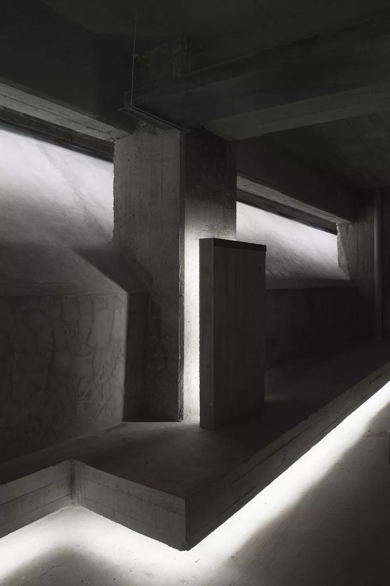 混凝土和夜店的混搭 - Foro Normandie地下夜店，墨西哥 / Ludwig Godefroy Office