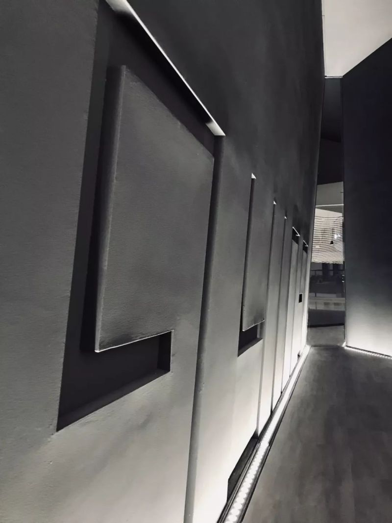 美的渗透，打造光线与影子的曼妙隧道