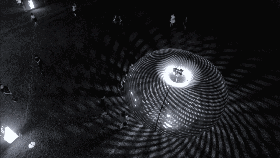 那些从城市中崛起的发光生物装置