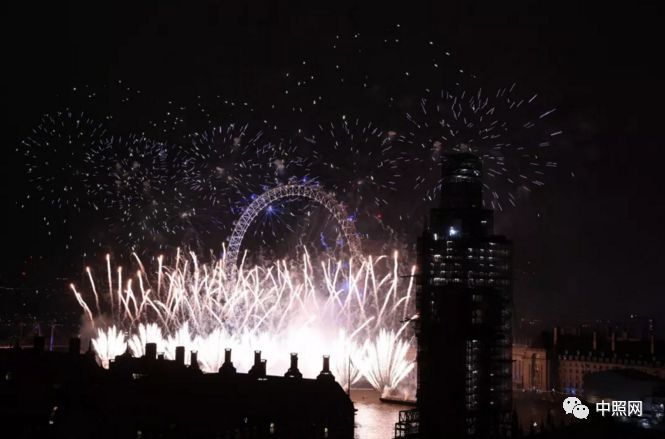 全球各地跨年灯光烟火秀大盘点！