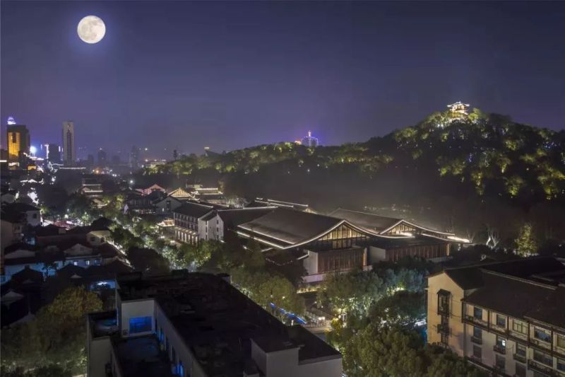 绍兴饭店丨柔和的暖光为夜色送去一丝温柔