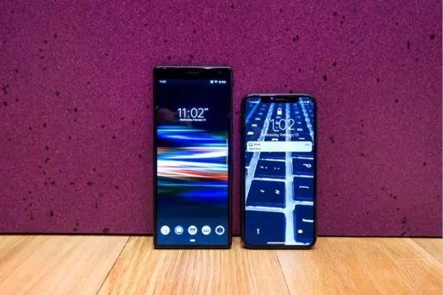 索尼发布全球首款4K OLED智能手机