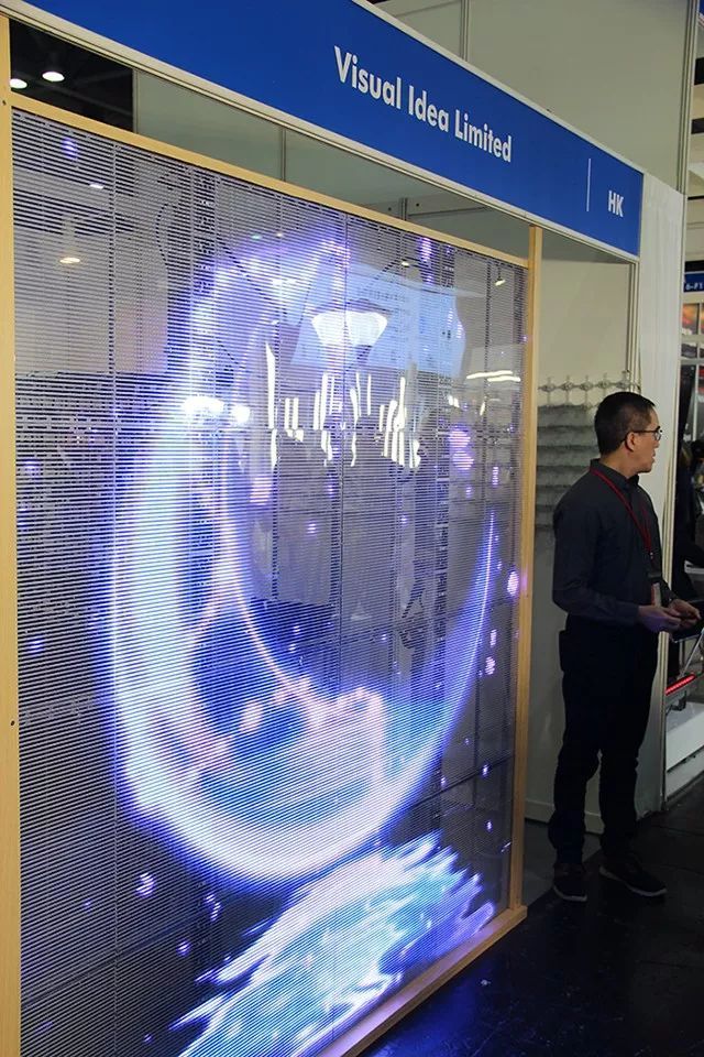 中国之光带你探馆——2018香港国际户外及科技照明博览