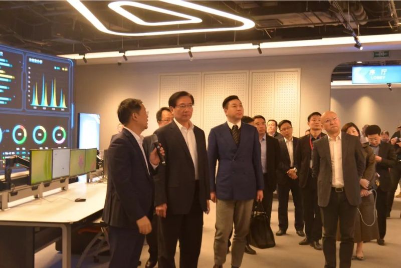 无锡市长一行莅临利亚德考察，双方达成科技文化融创合作