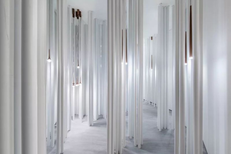 美的渗透，打造光线与影子的曼妙隧道