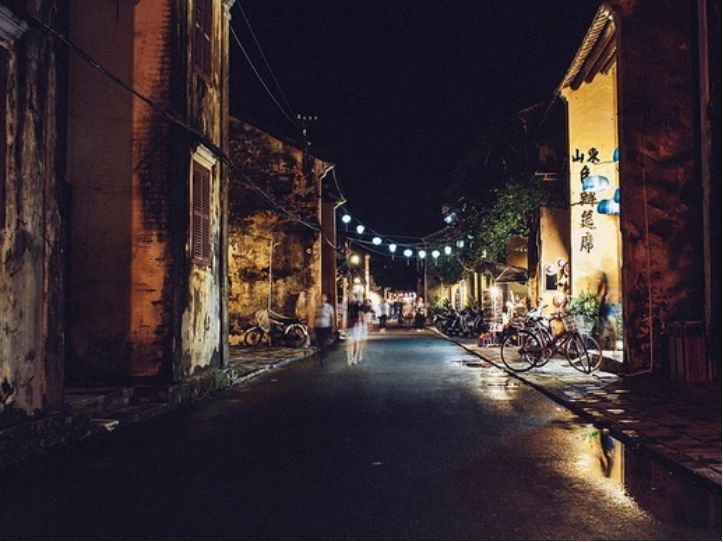 看不清楚前方路况的道路照明不是好的照明