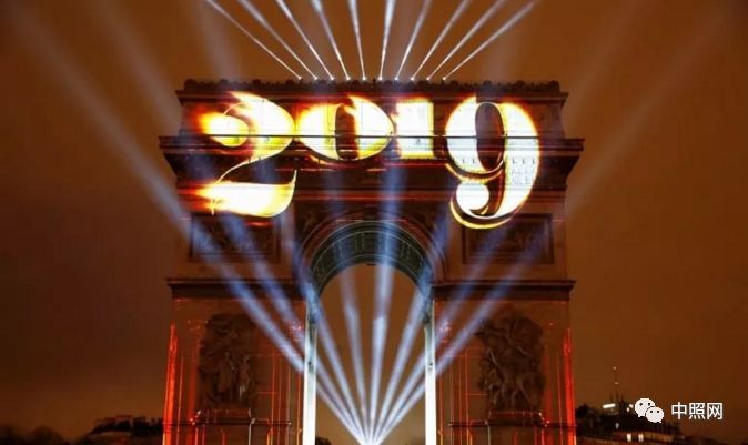 全球各地跨年灯光烟火秀大盘点！