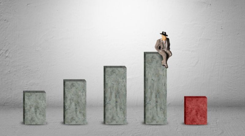 从黯然失意于LED领域，到董事长突然辞职，这家企业经历了什么？