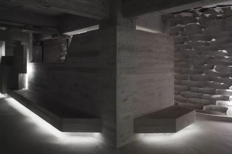 混凝土和夜店的混搭 - Foro Normandie地下夜店，墨西哥 / Ludwig Godefroy Office