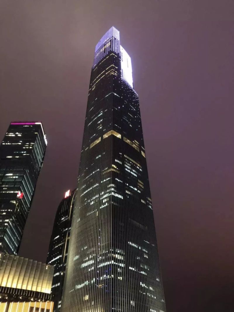 用照明的角度带你周游世界各地的摩天大楼