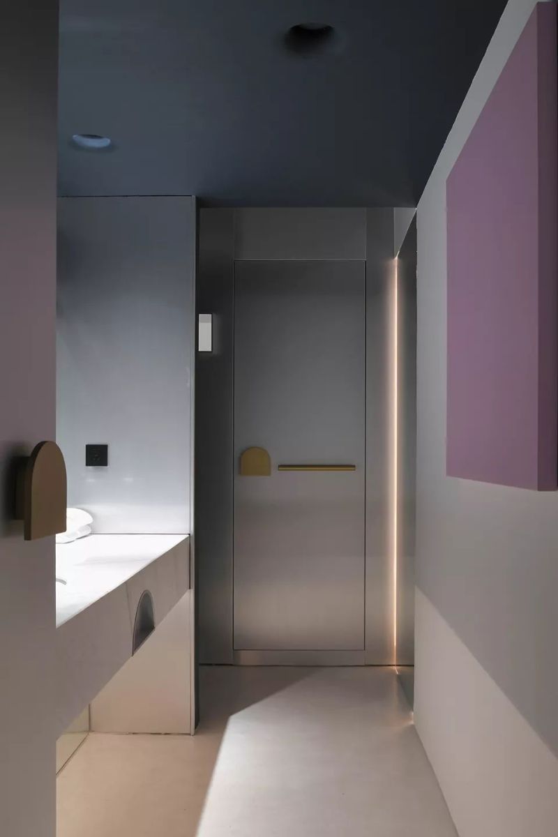 八九十年代科幻片里的不真实置景感 - Hitel酒店，厦门 / 退化建筑