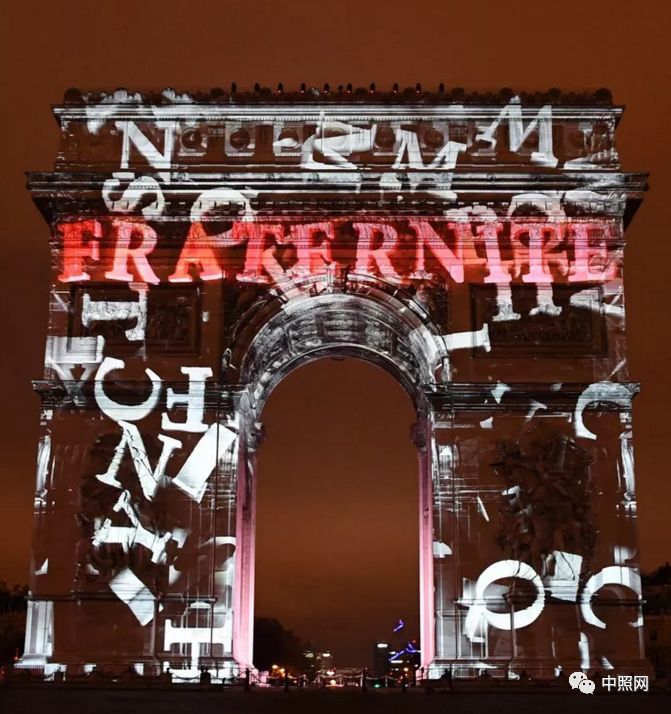 全球各地跨年灯光烟火秀大盘点！