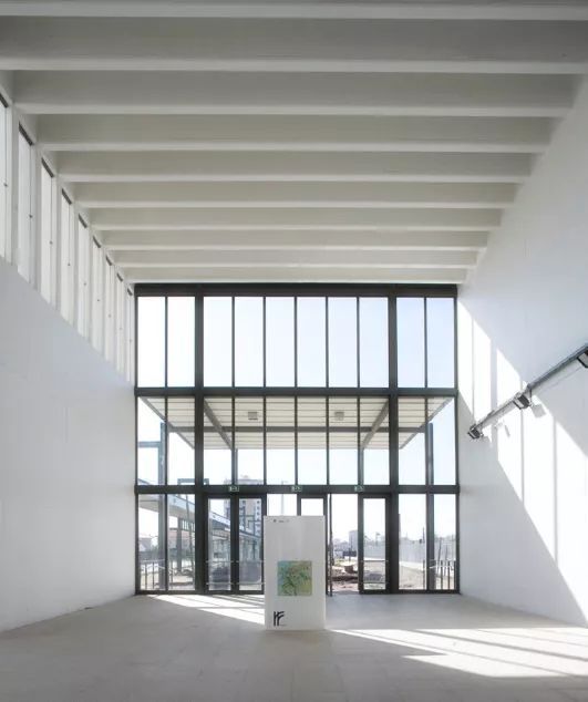 这些充满光影艺术的车站，让人流连忘返！