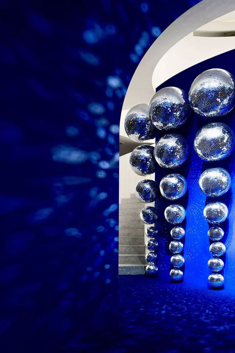 深海蓝的奇幻旅途，“STAY WITH ME” - 100椅凳展，上海 / 锦莳设计