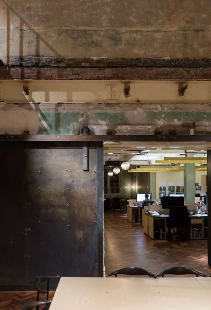 旧百货大楼变身办公室，看照明设计师如何化腐朽为神奇