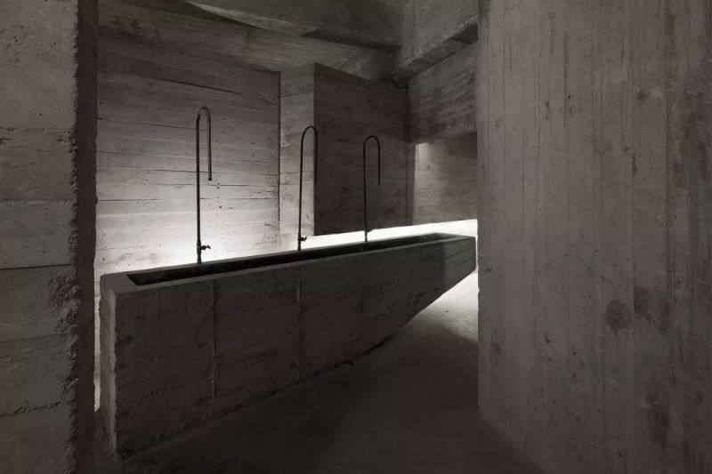 混凝土和夜店的混搭 - Foro Normandie地下夜店，墨西哥 / Ludwig Godefroy Office