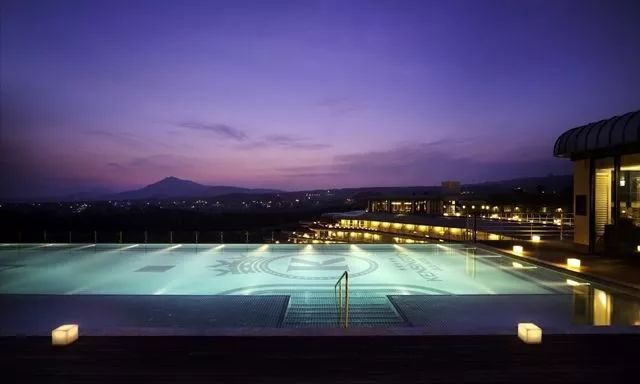 光如何为酒店定义？