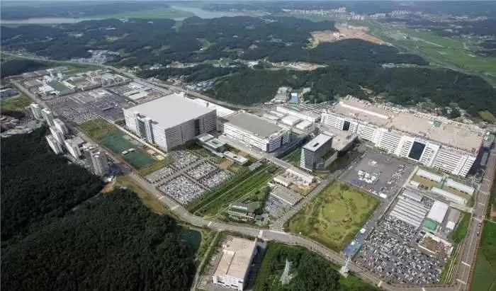 LGD丨E6-2线计划提前半年运行，确保苹果OLED供应