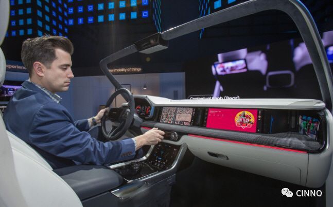 车载 | LGD与三星显示狭路相逢，鹿死谁手仍未可知