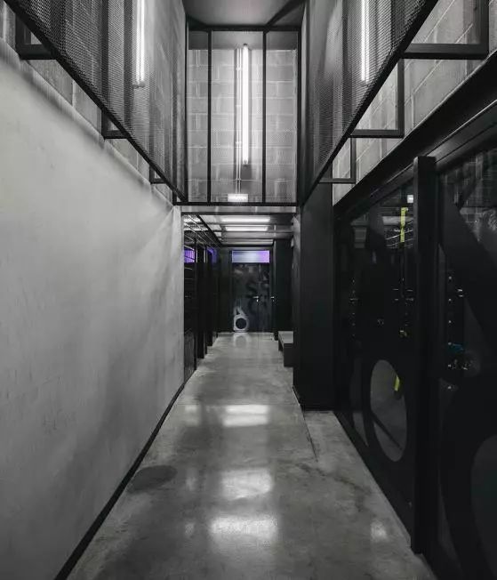 用好灯光，健身房也能恢弘、科幻、幽默中自由游走？