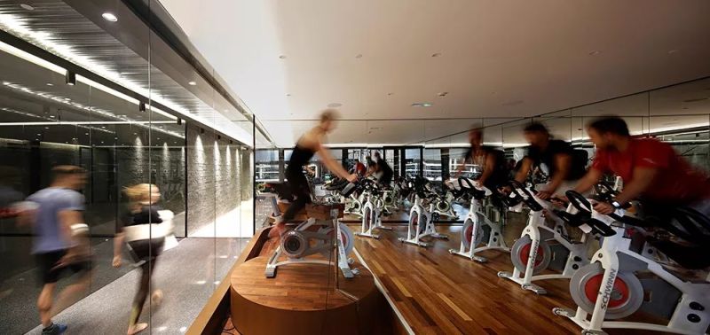 用好灯光，健身房也能恢弘、科幻、幽默中自由游走？