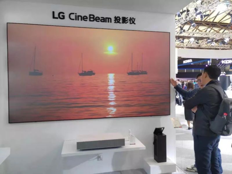 LG首次展出4K双色激光电视，计划下半年上市