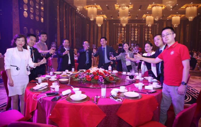 讲你的真艾故事——艾比森17周年庆典浓情绽放