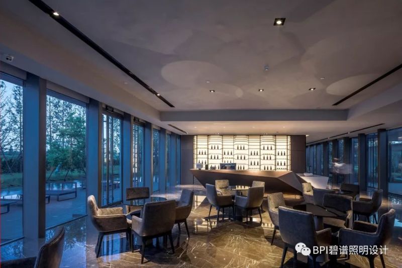 转角遇到光 | 上海融创华枫售楼处照明设计