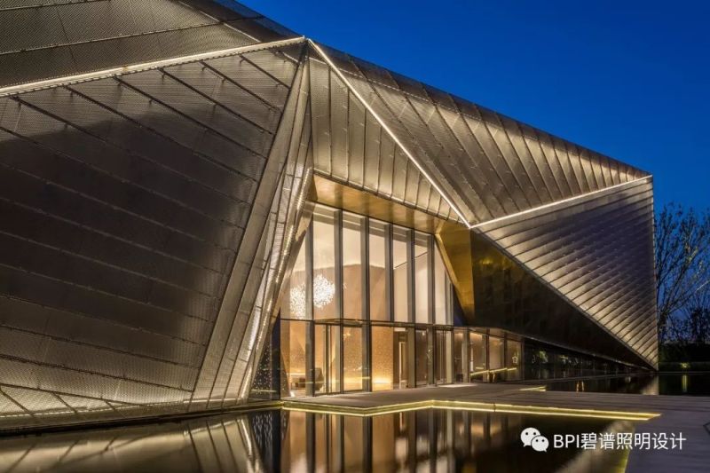 转角遇到光 | 上海融创华枫售楼处照明设计