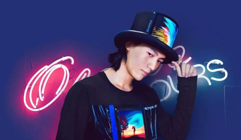 央视春晚37年首次采用柔性屏，“柔衣”舞出好运连连