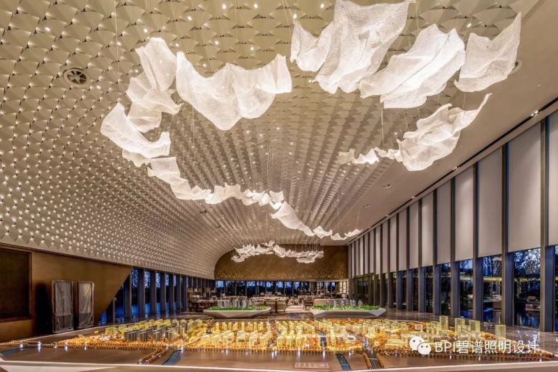 转角遇到光 | 上海融创华枫售楼处照明设计