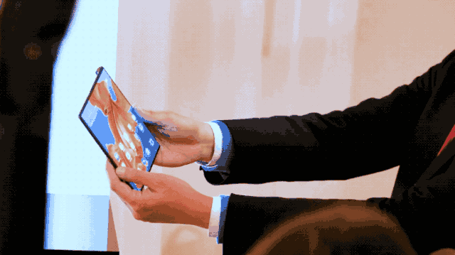 数据图表解剖AMOLED折叠手机供应链及成本！当折叠屏半价了，会买吗？