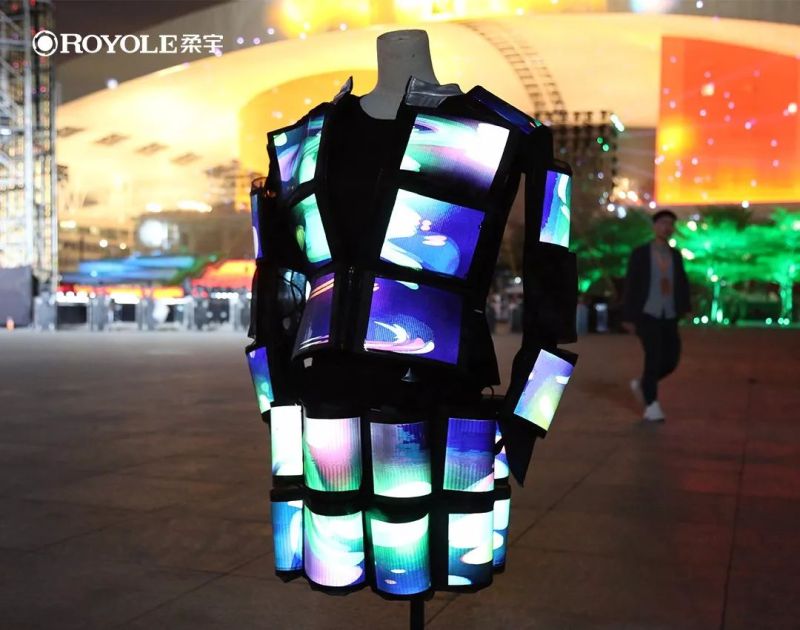 央视春晚37年首次采用柔性屏，“柔衣”舞出好运连连