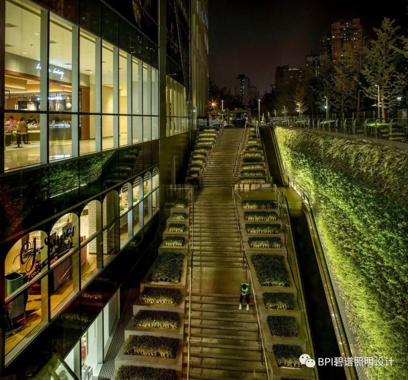 星辰漫步 | LuOne凯德晶萃广场照明设计